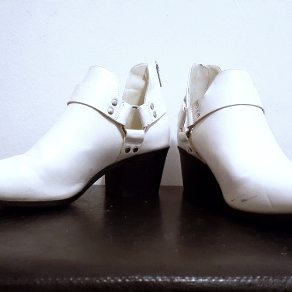 Forever 21 white leather ankle boots - Picture 13 of 13